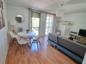 Un Rincón con vistas al parque Wifi junto a Catedral by Apartamentos Logrono org